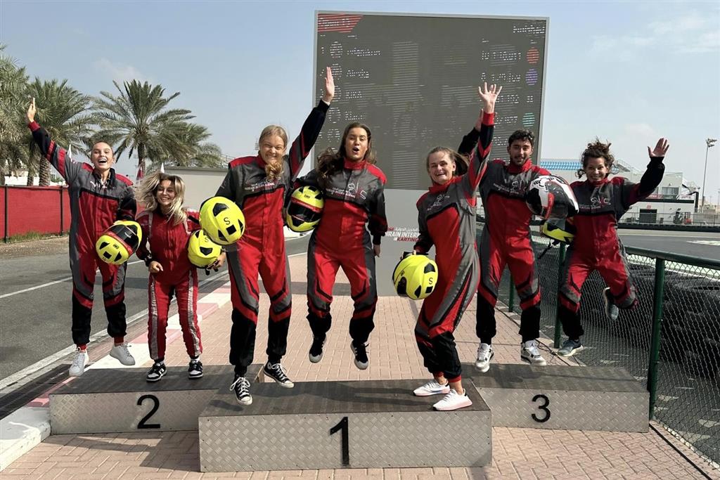 Rôzne formy bohatstva - Púštnou cestou na Formulu 1