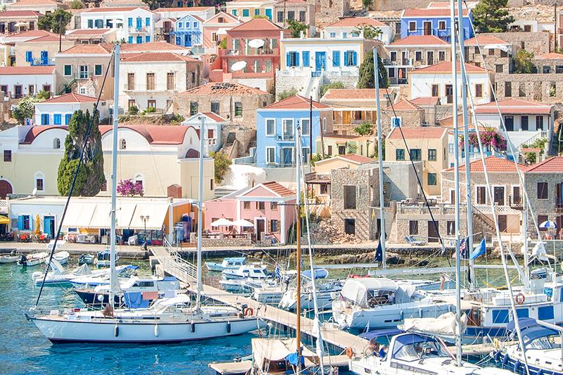 Malebný ostrov Chalki a údolie motýľov